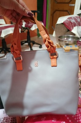 BAGGIT PVC Zipper Closure Women's Formal Tote Bag (Tote), Shop Now at , India's No.1 Online Shopping destination