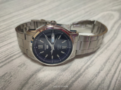 Seiko 5 automatic on sale snkp17k1
