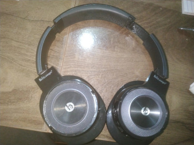 Hitage bth best sale 768 headphones