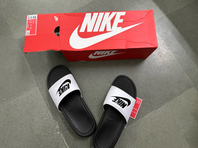 Nike benassi mismatch price shop
