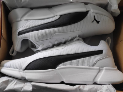 White basketball shoes 218 outlet