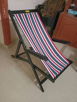 Veenu EASY CHAIR EXTRA WIDE FOLDABLE LIGHT WEIGHT RUST PROOF 3