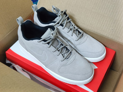 Nike court borough 27 store