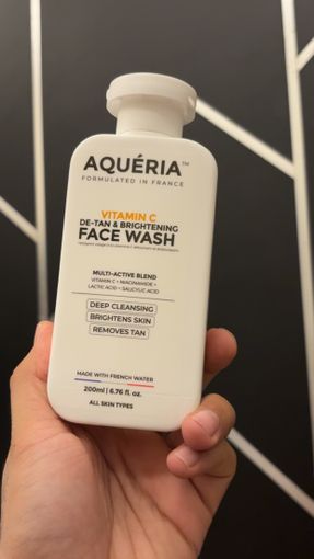 Aqueria De-Tan & Brightening Face Wash 200ml - Image 8