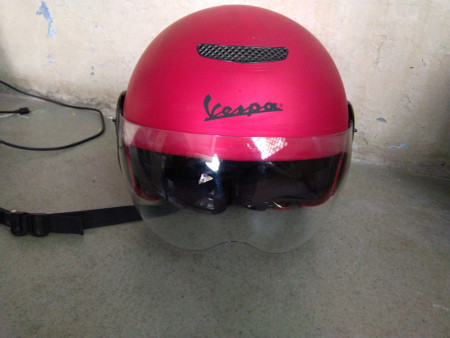 Vespa helmet best sale pink