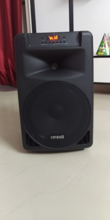 Croma trolley shop music system