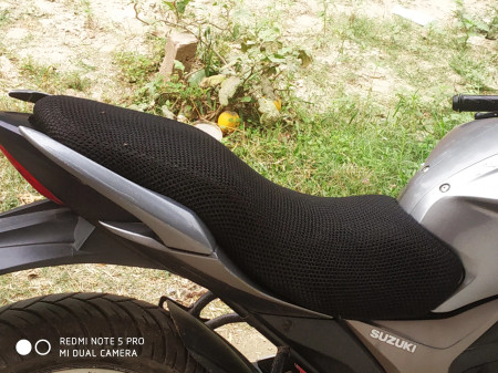Suzuki gixxer 155 seat covers deals