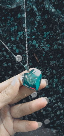Crystal heart glow in online the dark necklace flipkart