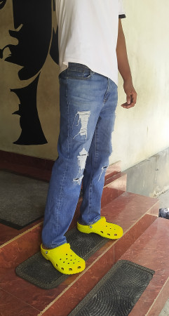 Yellow crocs deals for men