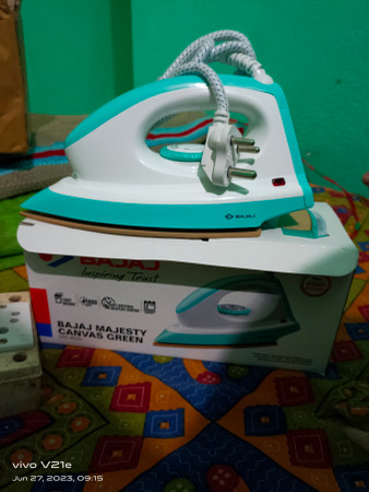 BAJAJ Majesty Canvas Brown 1000 Watts Dry Iron WHITE BROWN 1000 W