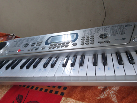 5407 bandstand keyboard price 2025
