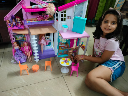 Barbie malibu house hotsell playset with accessories