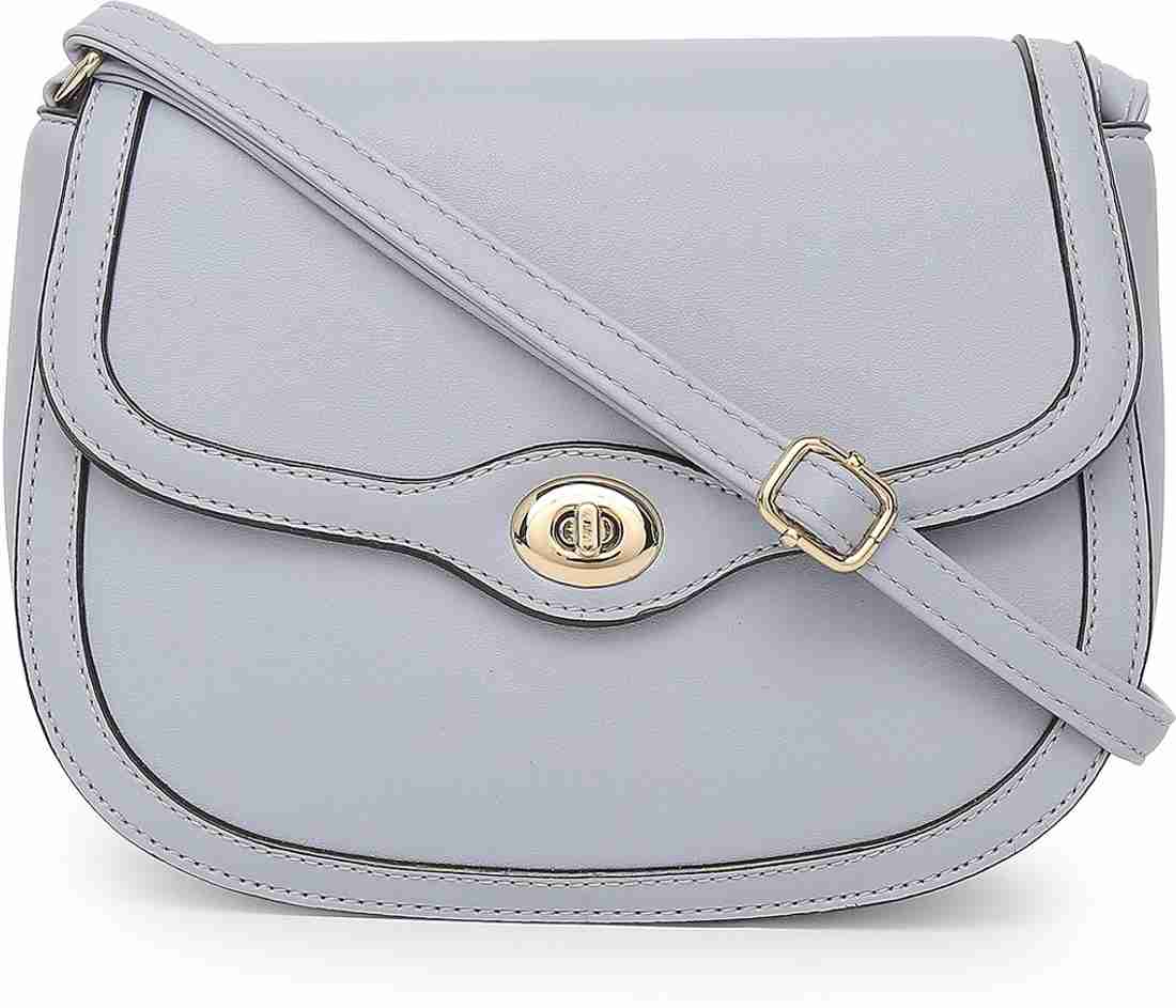 Pantaloons sales sling bags