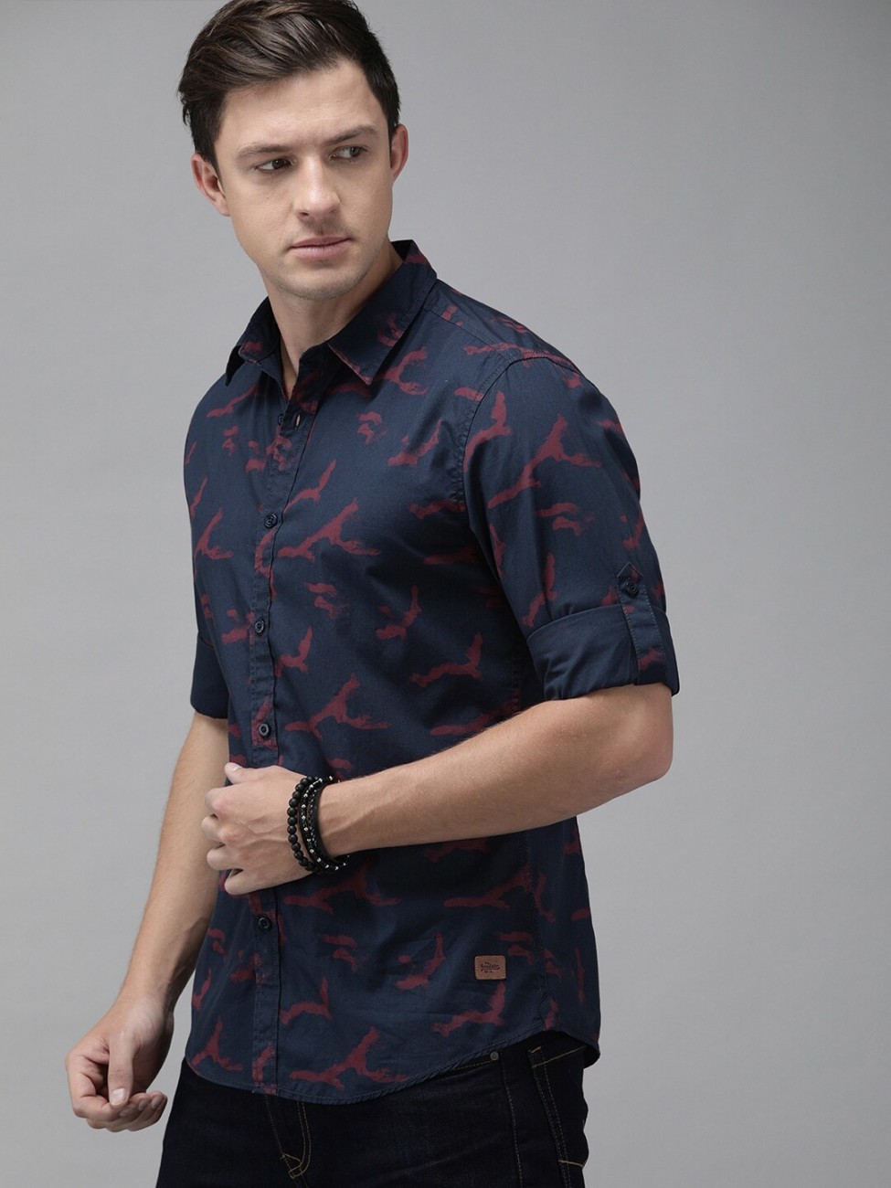 roadster men blue regular fit printed casual shirt