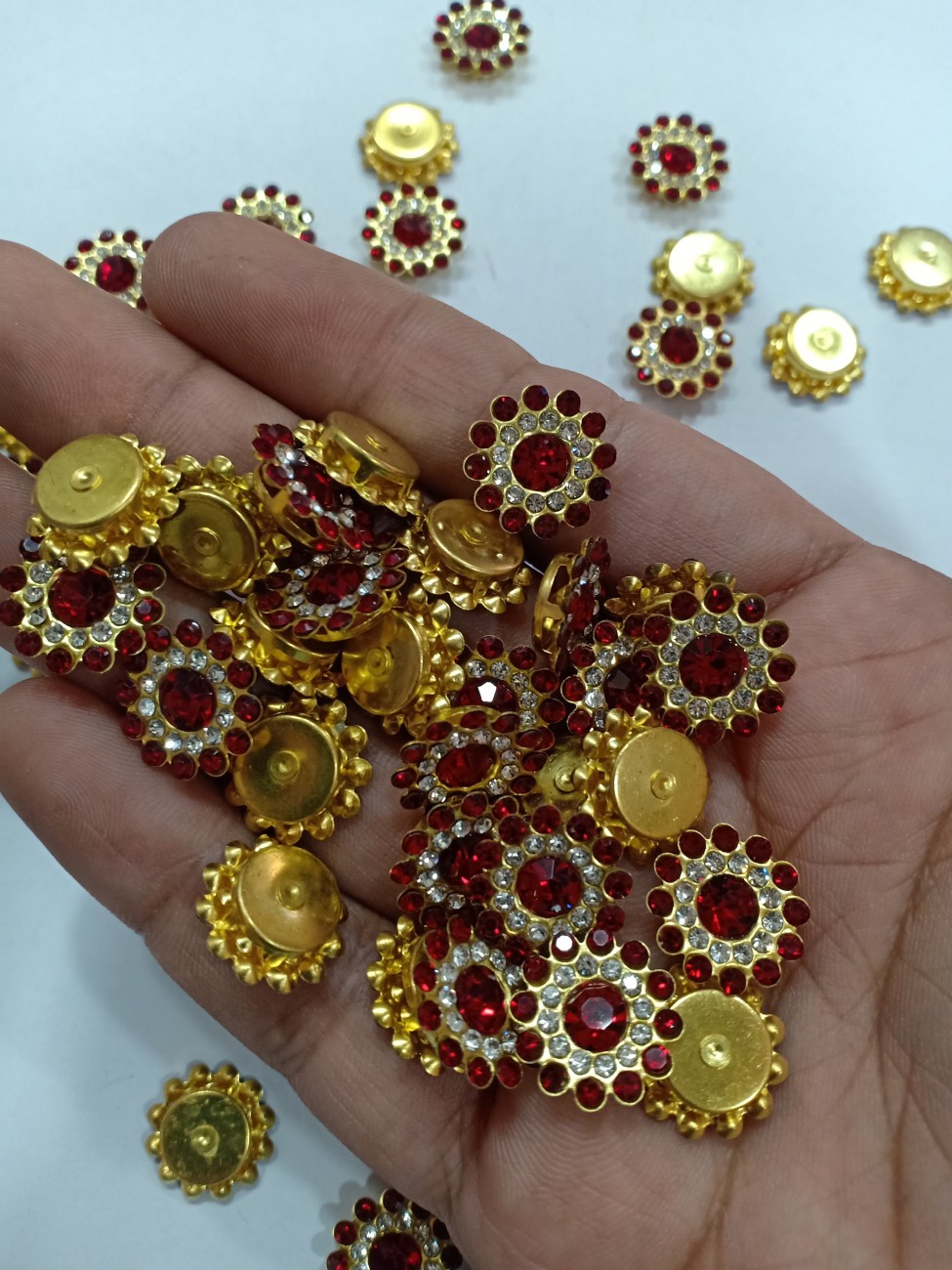 100pcs 14mm Crystal Sunflower Shape Rhinestone Buttons Sew On Rhinestone  Flatback Rhinestone Gold Base With Setting Claw