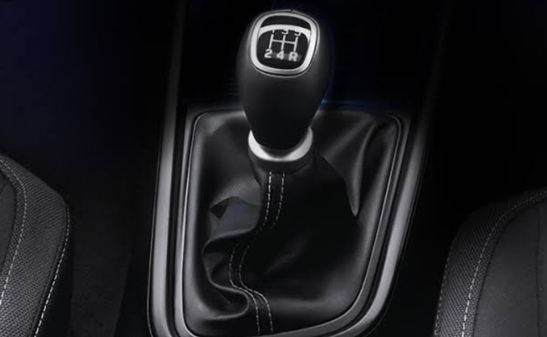 SNTP Gear Shift Knob Black With Chrome Finish Suitable For Grand i10 Xcent i20Elite Gear Knob