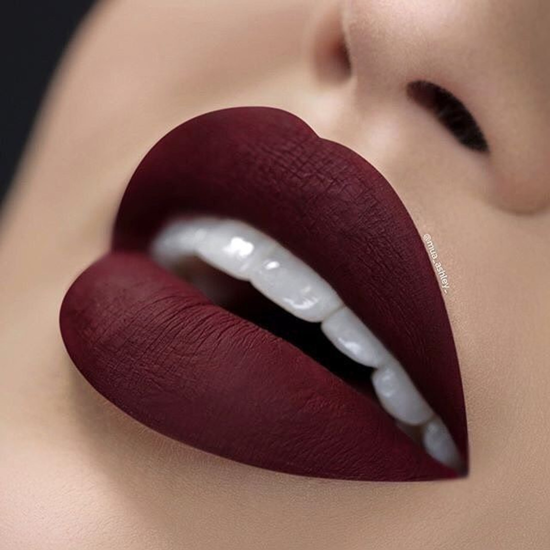 Dark maroon color clearance lipstick