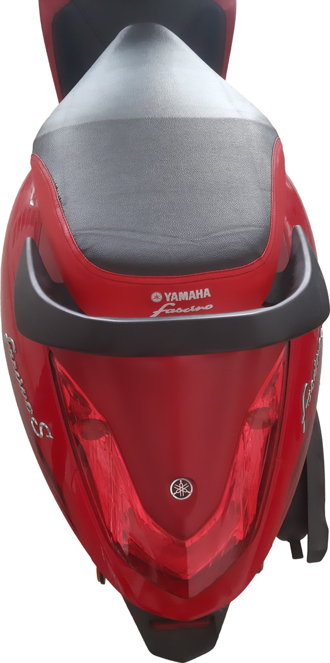 Red best sale fascino scooty