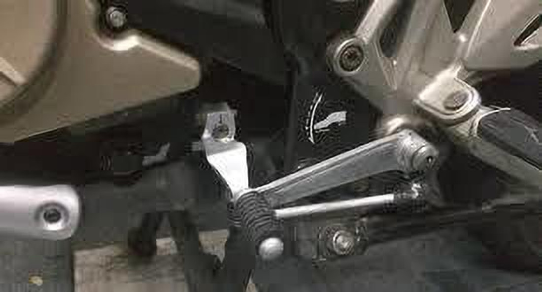 Pulsar 220 hotsell gear lever price