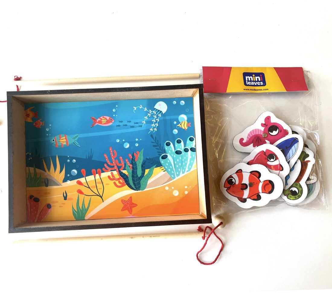 मिनीलीव्स Wooden Magnetic Fishing Toy Game - Wooden