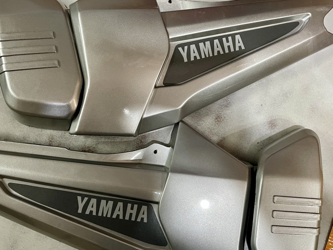 Yamaha sz rr best sale tank side cover price