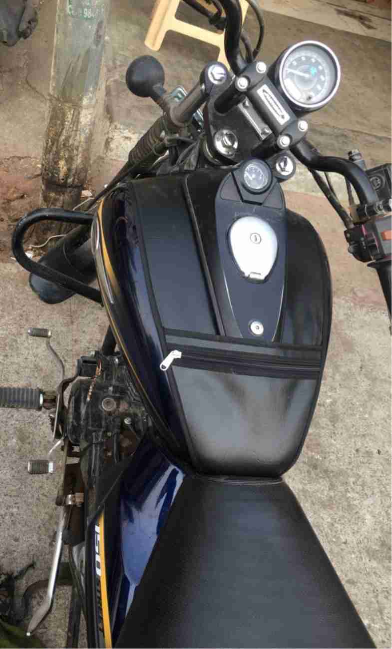 Bajaj avenger cheap fuel tank cover