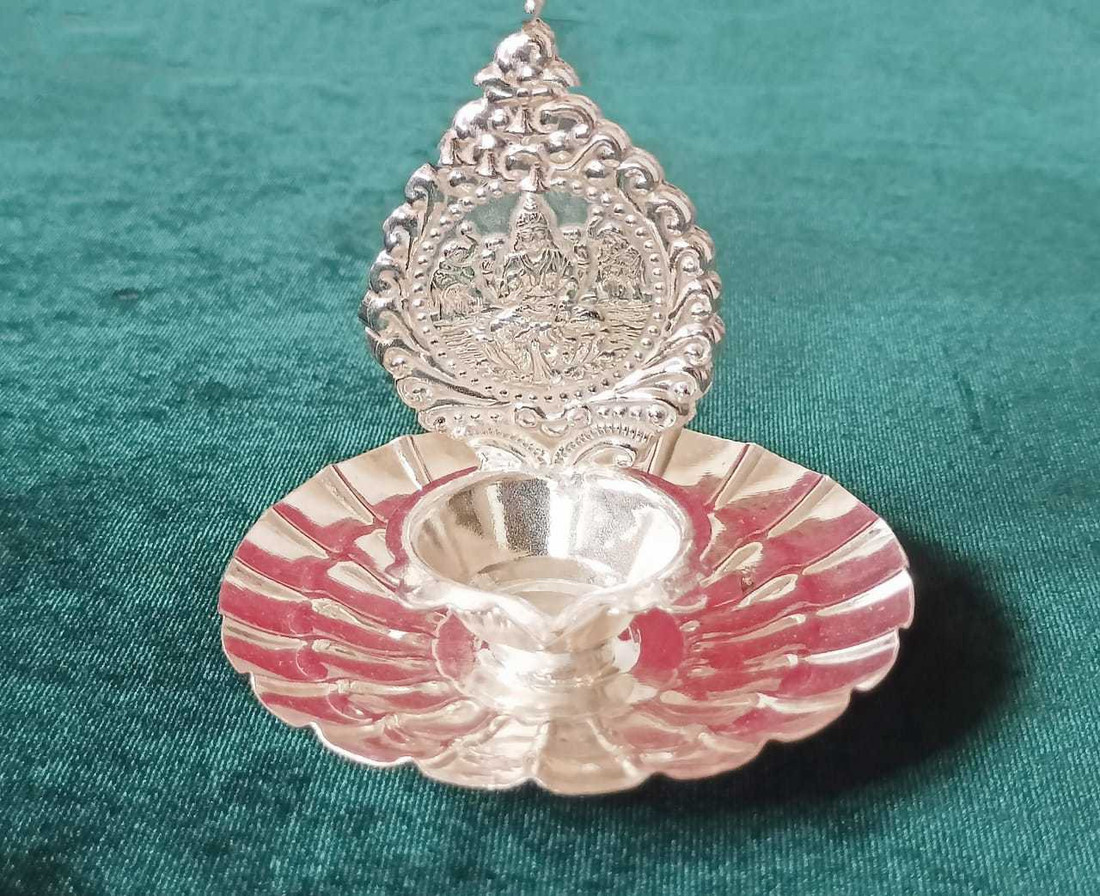 Silver gajalakshmi shop vilakku