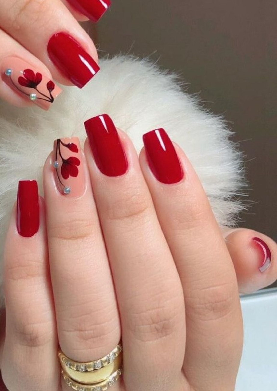 Partly Cloudy With a Chance of Lacquer: Coral and Red Abstract Nail Art