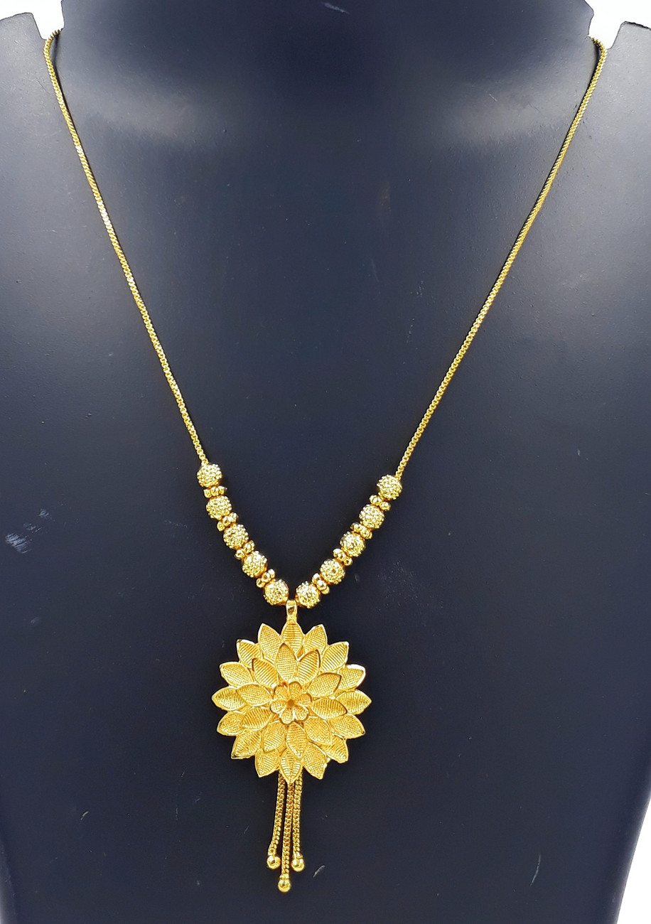 Fancy short necklace sale
