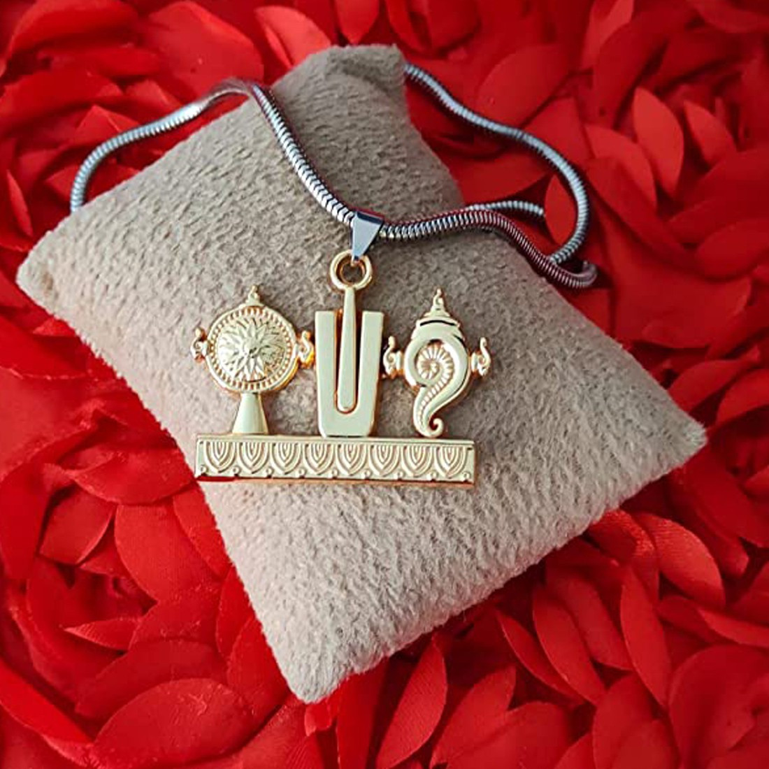 Shanku chakra namam gold pendant online