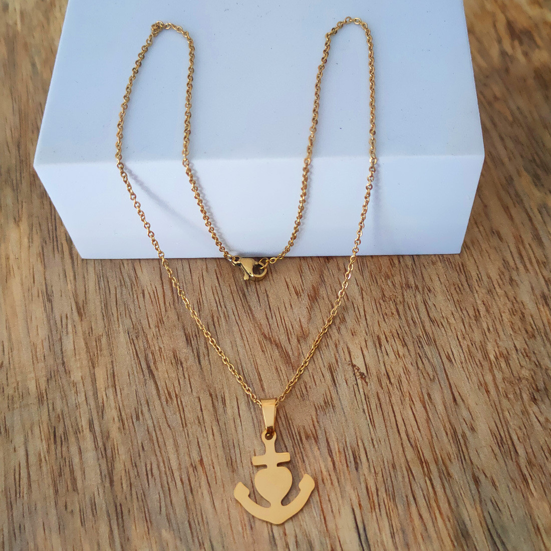 Anchor discount heart necklace