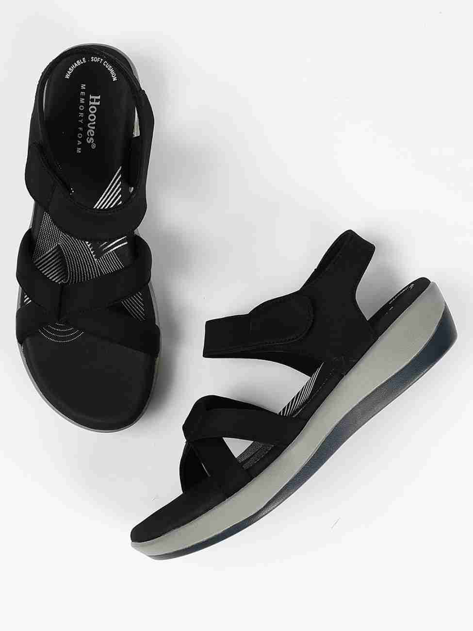 hooves Women Black Casual - Buy hooves Women Black Casual Online at Best  Price - Shop Online for Footwears in India