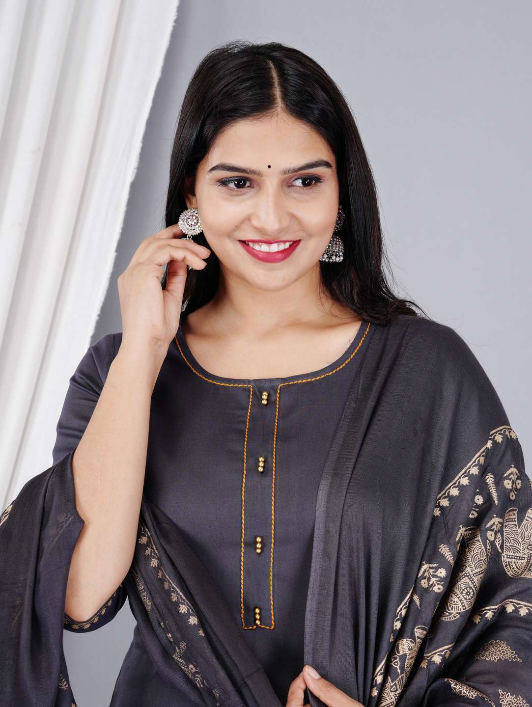 Women Kurta Pyjama & Dupatta Set Viscose Rayon