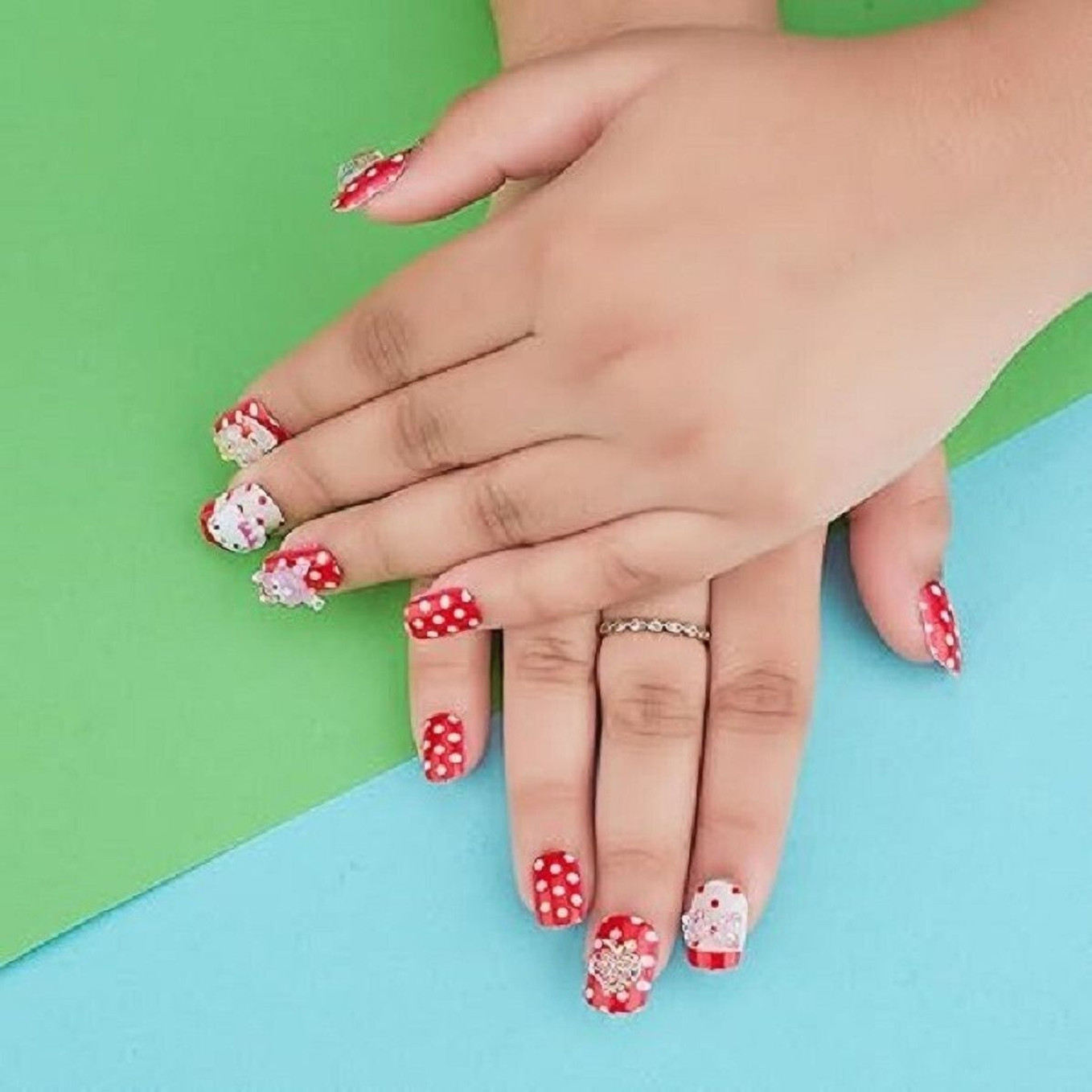 Artificial & Press On Nails
