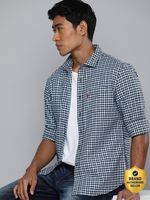 LEVI’S Men Slim Fit Checkered Spread Collar Casual Shirt