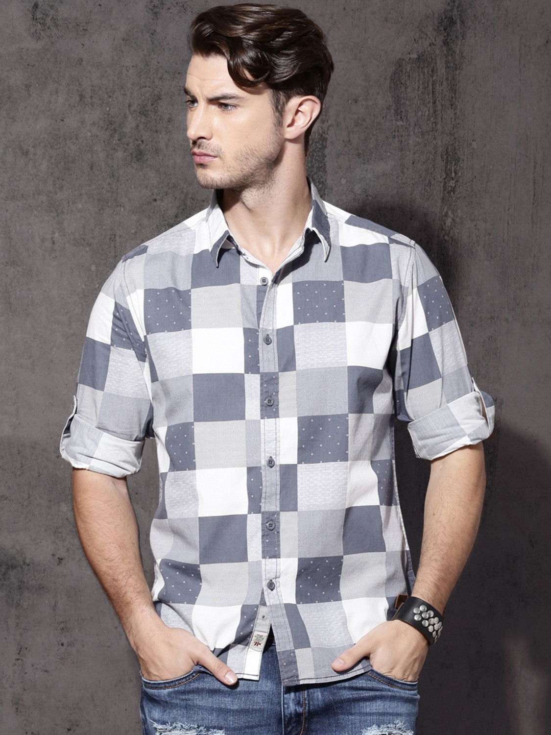 Image of Roadster Men Regular Fit Solid Spread Collar Casual Shirt