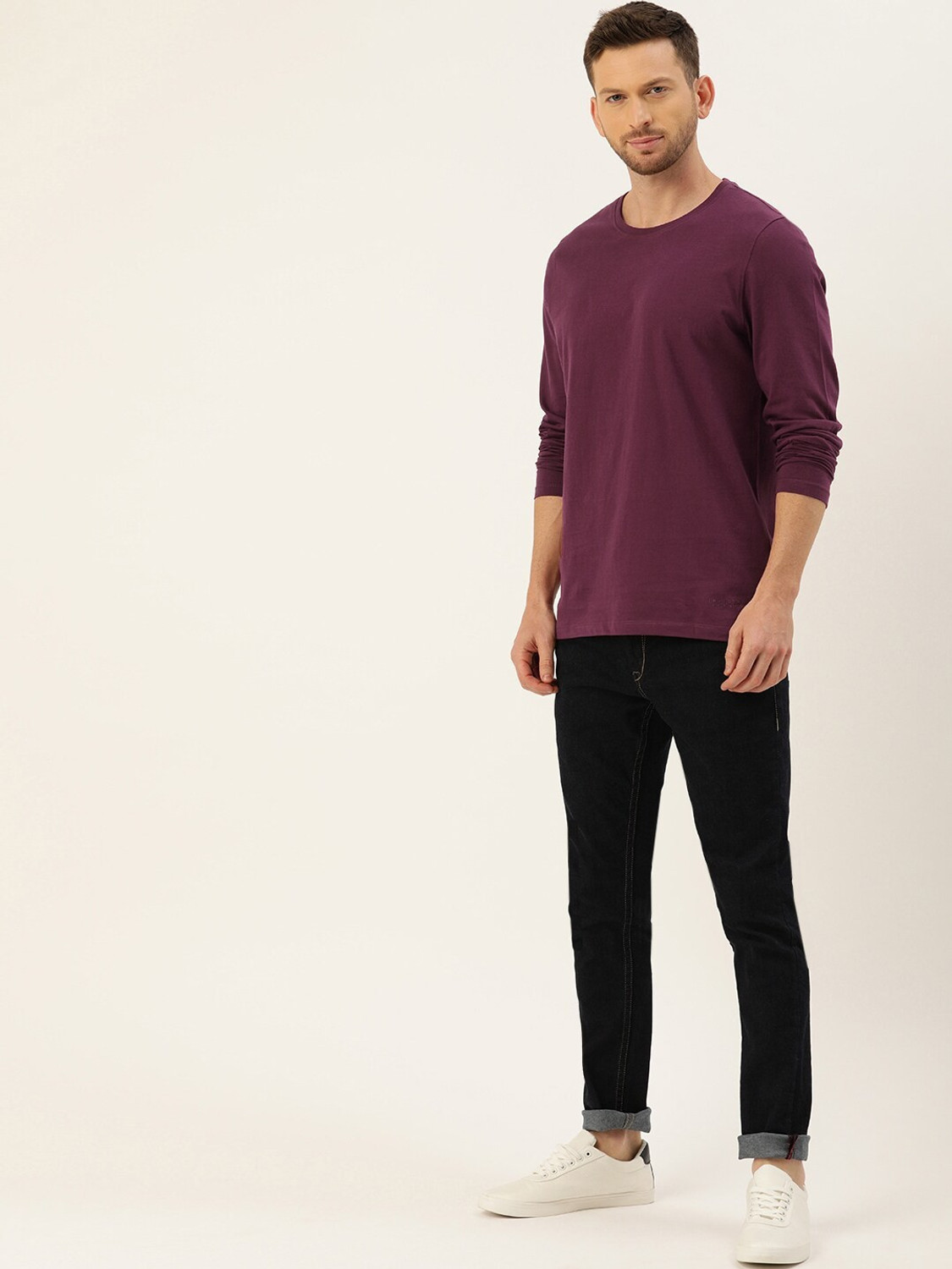 Image of INVICTUS Men Solid Round Neck Pure Cotton Maroon T-Shirt