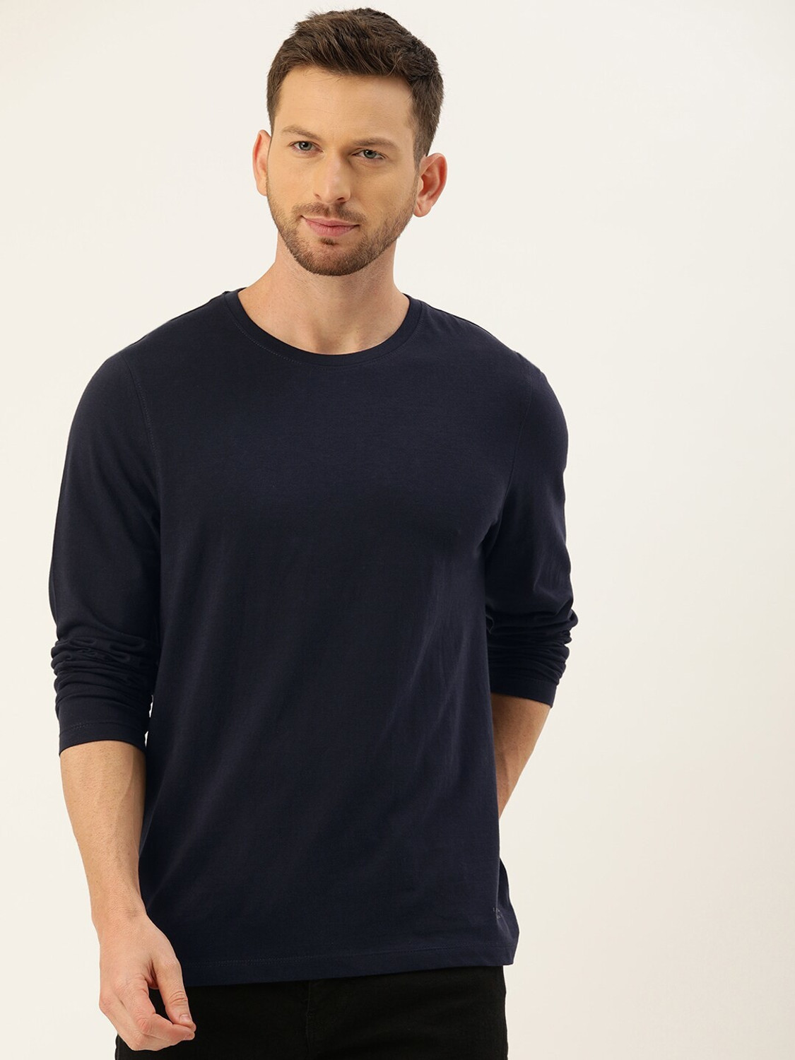 Image of INVICTUS Men Solid Round Neck Pure Cotton Dark Blue T-Shirt