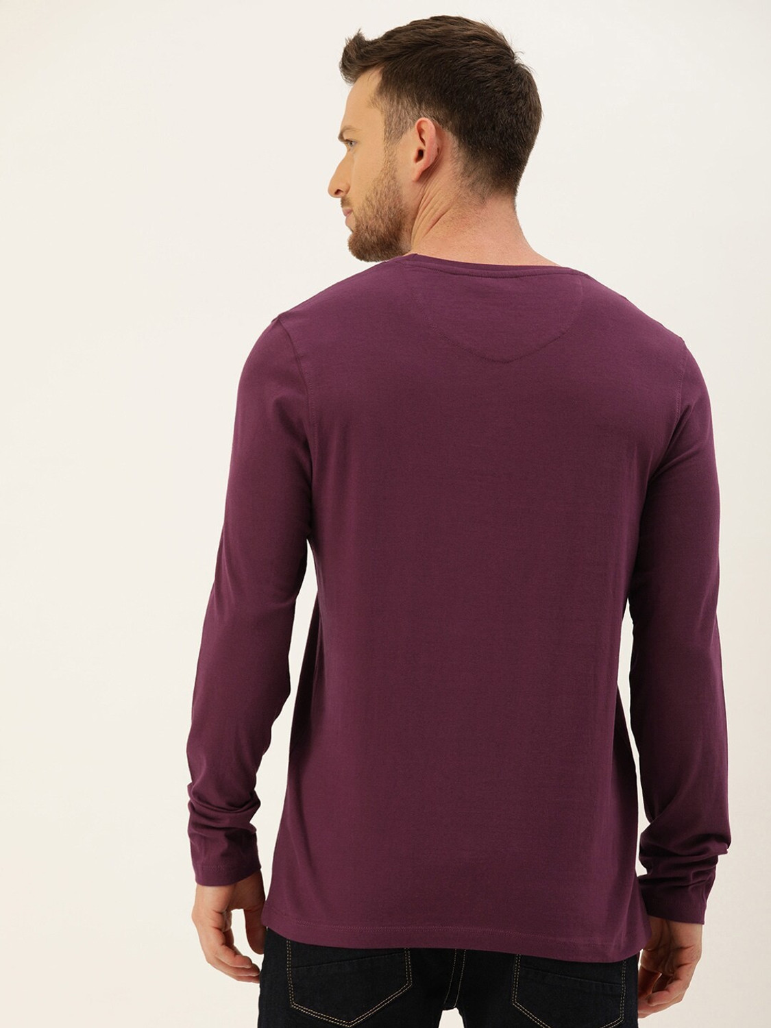 Image of INVICTUS Men Solid Round Neck Pure Cotton Maroon T-Shirt