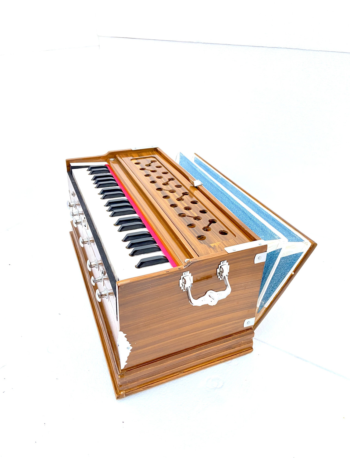 Image of SG MUSICAL NO.1 7 Stopper 3 1 /4 Octive,Double Bellow,39 Keys WITH BAGD123 TBT18 3 1 /4 Octave Harmonium (Two Fold Bellow) 3.25 Octave Hand Pumped Harmonium (Three Fold Bellow, Bass Reed, Male Reed)