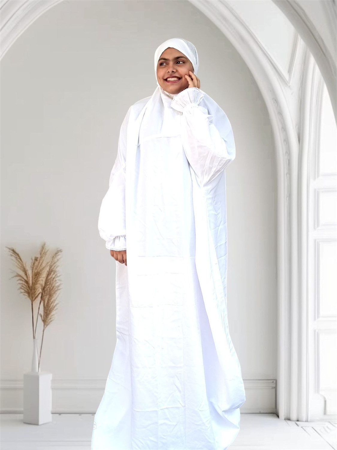 Image of URBIVA COLLECTION Nida Matte Solid Burqa (Black)
