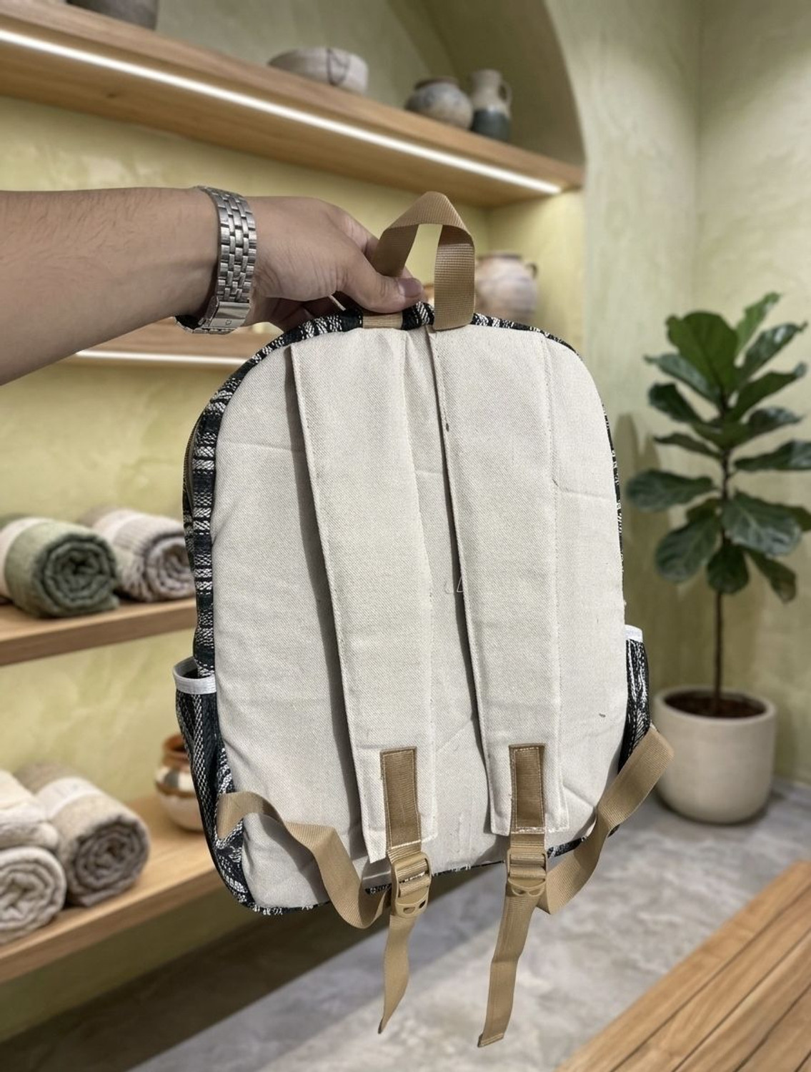 Image of VENTOMART Medium 25 L Laptop Backpack Dailyuse Comfortable Spacious Backpack for Men Women (Tan, White)