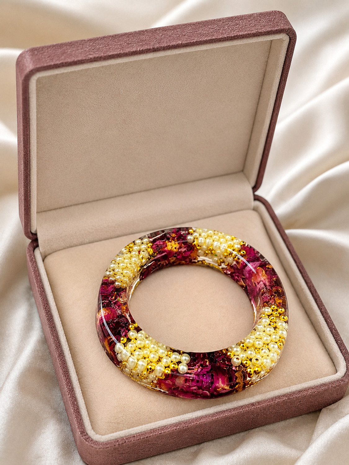 Meenique Resin Beads, Pearl Kada - Image 1