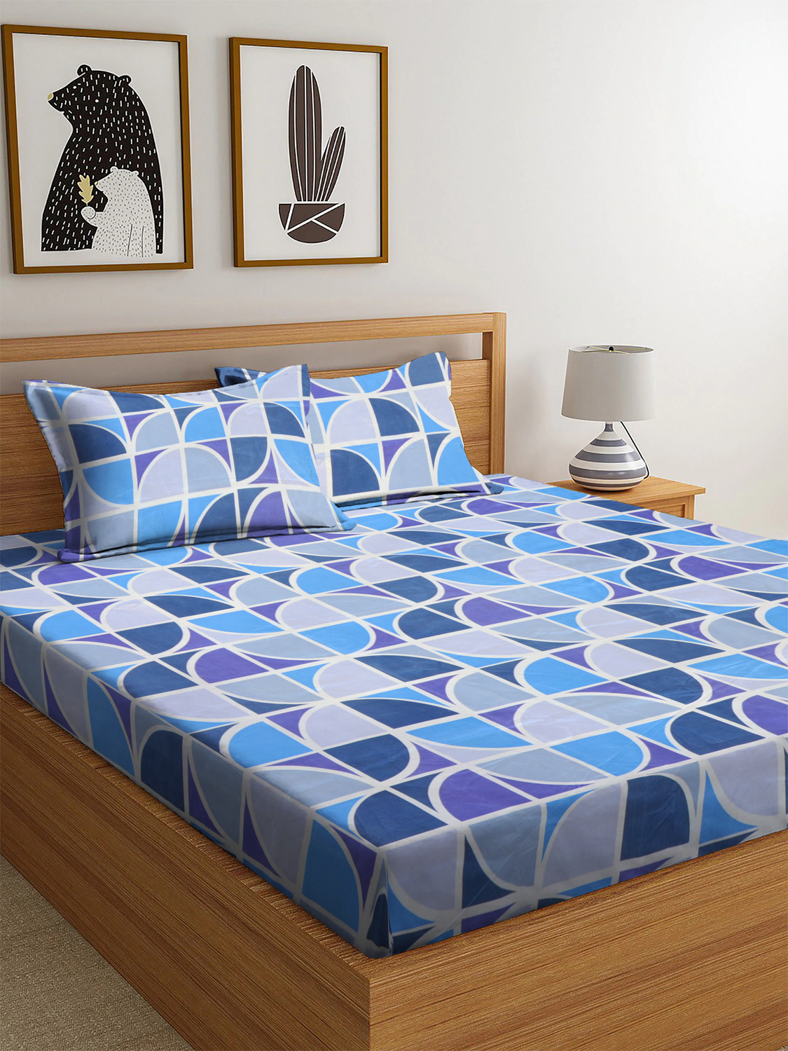 Image of YUTERA Microfiber Double Fitted (Elastic) 210 TC Floral 1 Bedsheet with 2 Pillow Covers (Multicolor)
