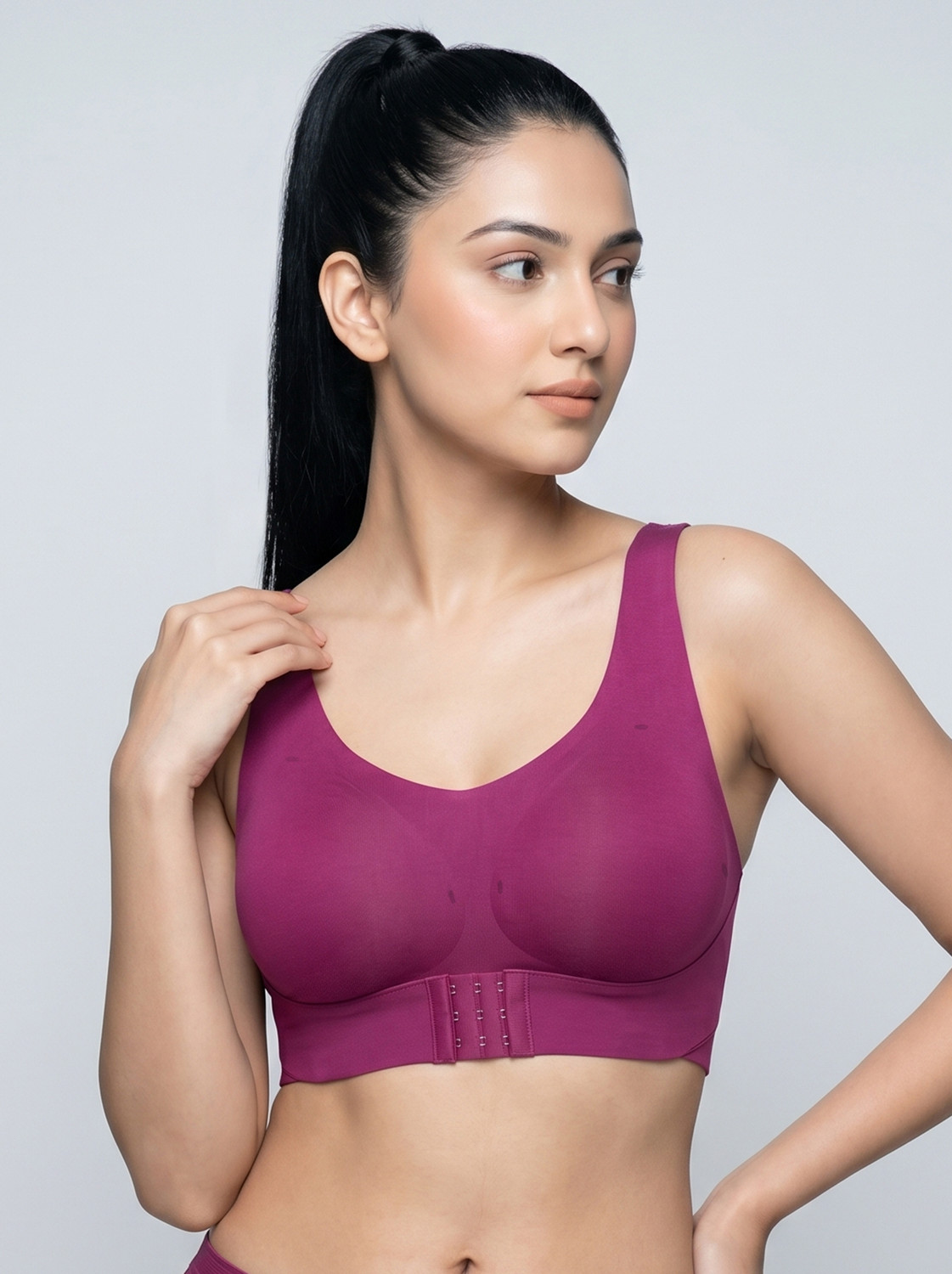 Image of Kesar Lingeries Women Sports Lightly Padded Bra (Light Green)
