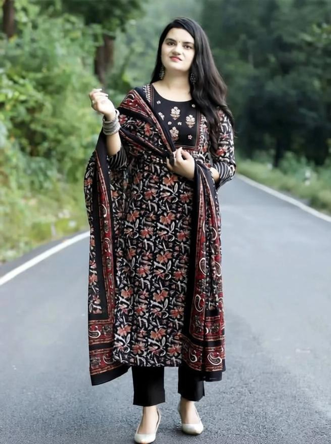 Image of UGMAZ Women Viscose Rayon Kurta Palazzo Set
