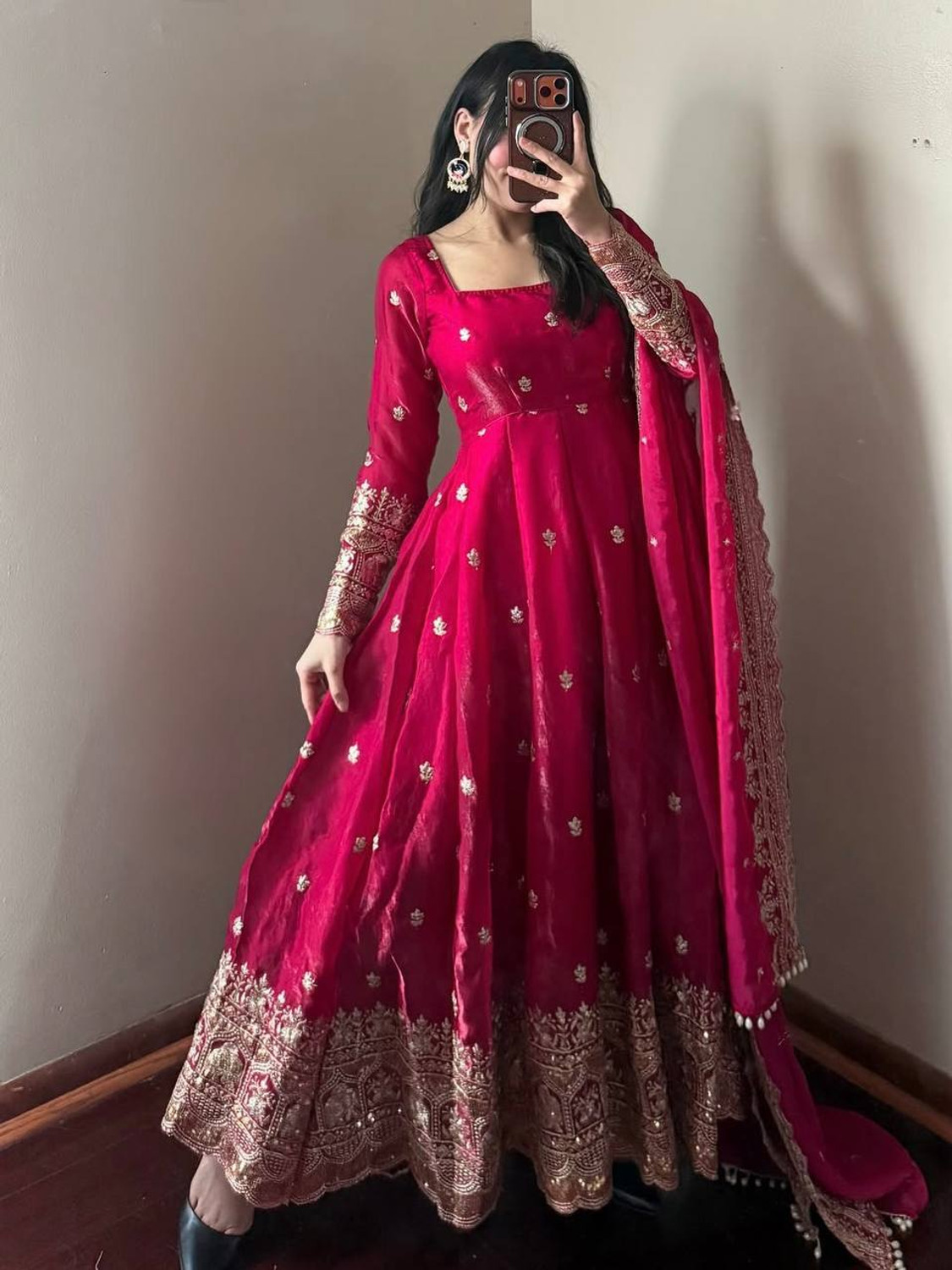Image of Ambefashion Women Silk Blend Kurta Pant Dupatta Set