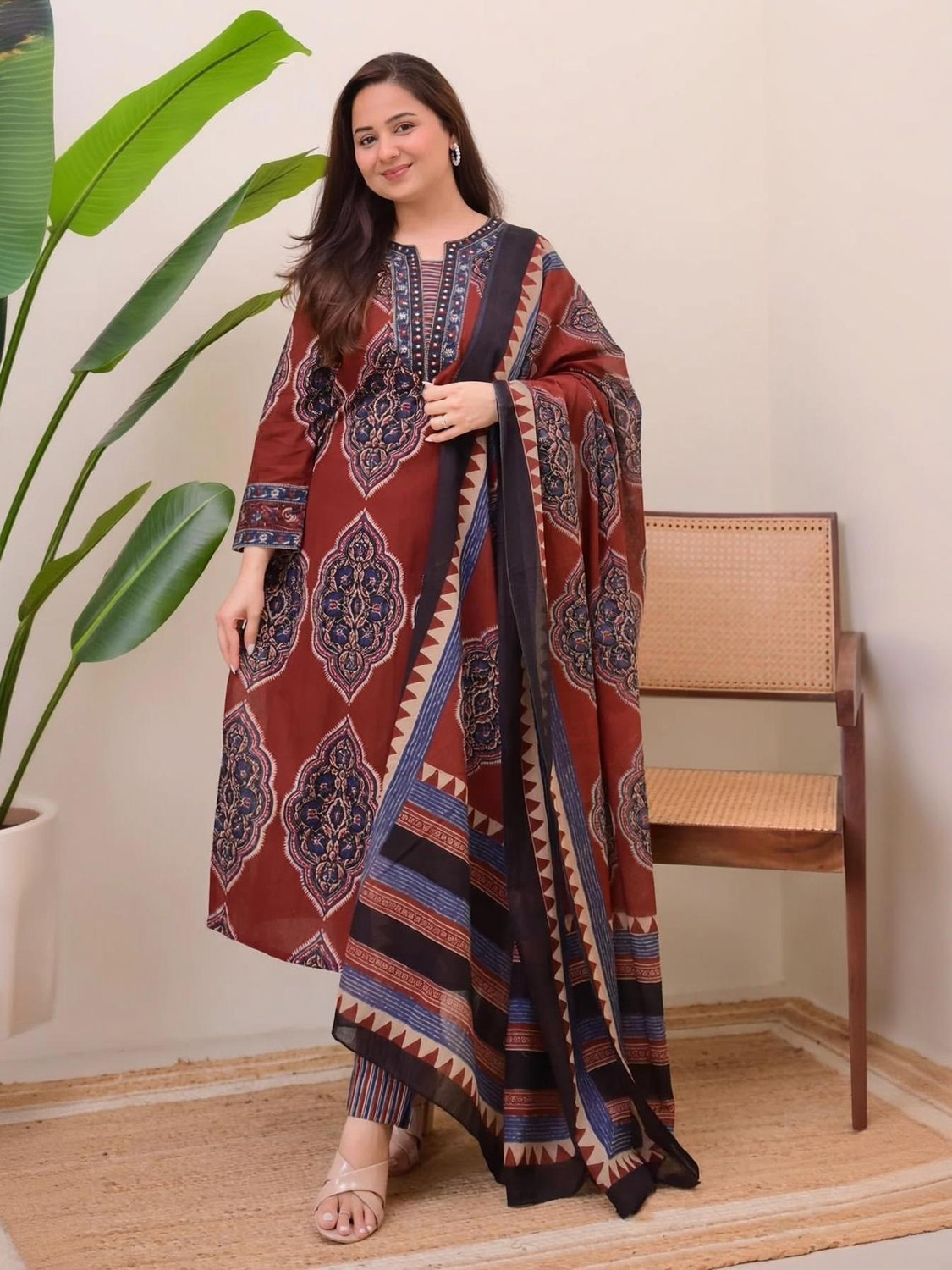 Image of Klosia Women Viscose Rayon Kurta Pant Dupatta Set