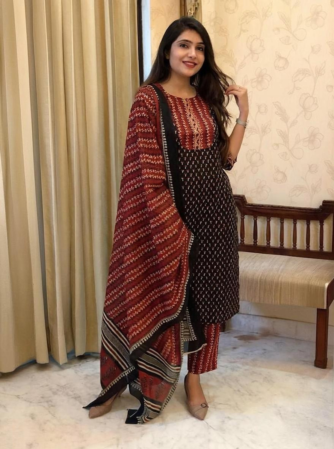 Image of Klosia Women Pure Silk Kurta Pant Dupatta Set
