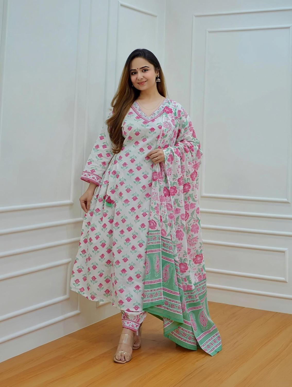 Image of Klosia Women Pure Silk Kurta Pant Dupatta Set
